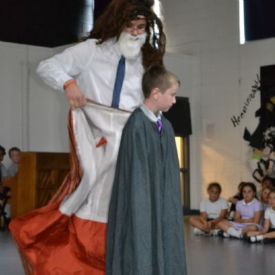 Year 6 Play (37)